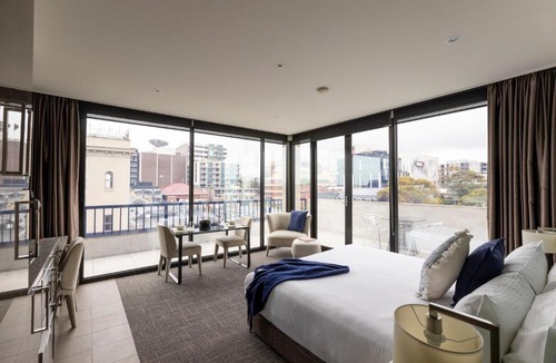 Hawthorn Hotel | MainStay Suites Hawthorn