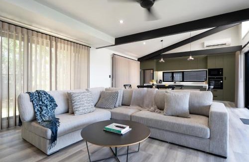 Mission Beach House | Maisie
