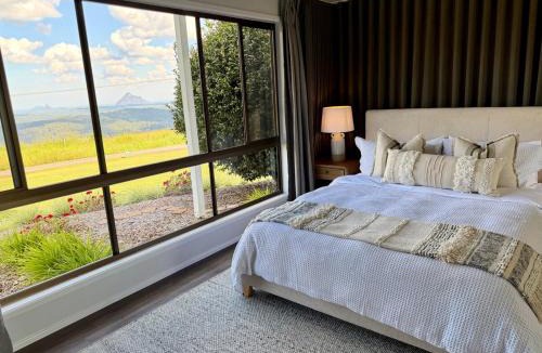 Maleny Ski Chalet | Maleny Chalet with Spectacular Glasshouse Mtn Views