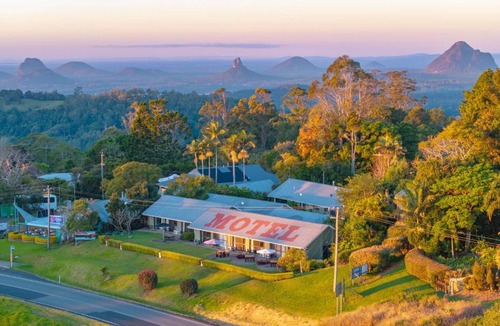 Maleny Hotel | Maleny Views Motel