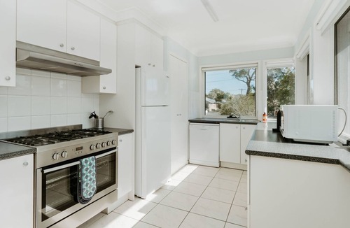 Vincentia House | Mana Magic by Book Jervis Bay - Beach Access on your Doorstep!