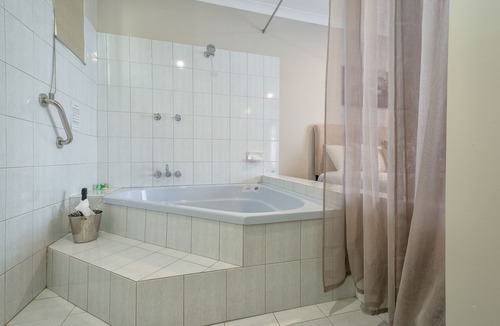 Centennial Park Hotel | Mandala Ace Albany Hotel