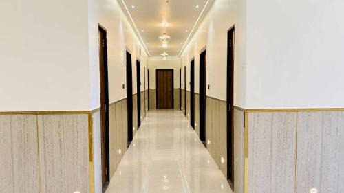 Khandwa Hotel | Mandhata Riverview Palace