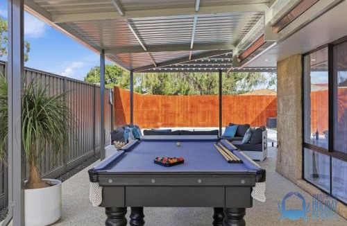 Greenfields House | Mandurah Poolside Retreat