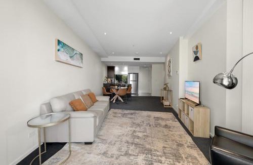 City East Apartment | Manhattan CBD Stay, Resort-Style Prime Location