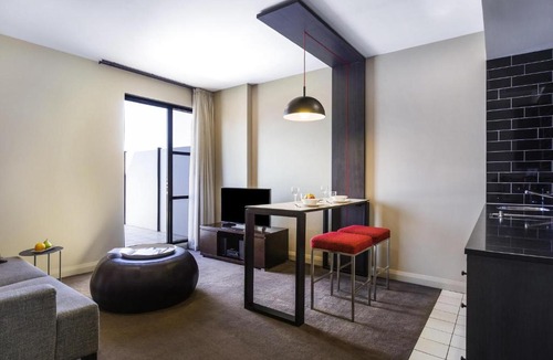 Adelaide Central Business District Hotel | Mantra Hindmarsh Square