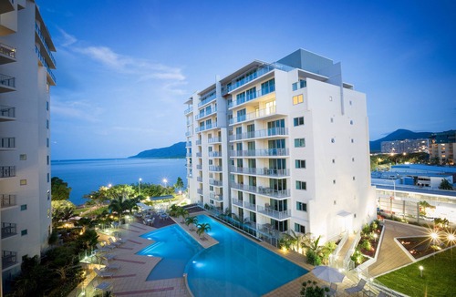 Cairns Central Business District Apartment | Mantra Trilogy
