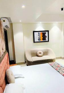 Deoghar Hotel | Manyavar Guest House Rooms & Family Service Flats
