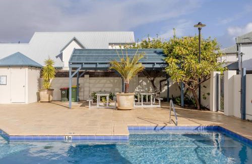 Gnarabup Villa | Margaret River Beach House - Ombak Villa