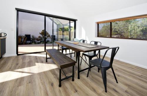 Margaret River House | Margaret River Bungalow-3-forest - pet friendly