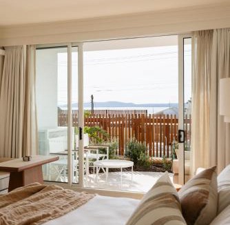 Nelson Bay Hotel | Marina Resort