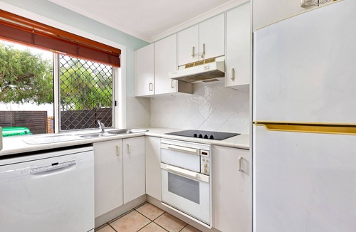 Mooloolaba Apartment | MARJ04- HOLIDAY APARTMENT IN MOOLOOLABA