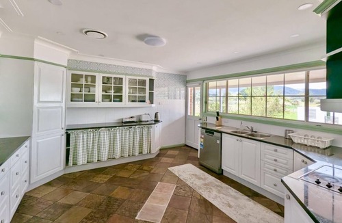 Marrangaroo House | Marrangaroo Meadows | Rural Manor, 5 Bedroom, 3 Bathroom, A/C, Pets, Indoor Pool