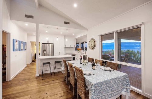 Mount Martha House | Martha's Maison | Heated Spa & Stunning Bay Views