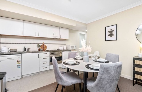 Perth Central Business District Apartment | Marvellous Mounts Bay 2BR Apt