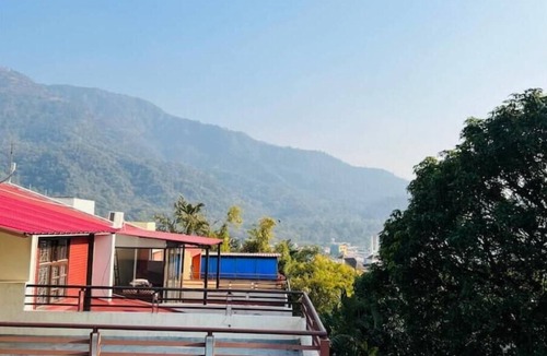 Rishikesh Apartment | Master bed getway, Rishikesh