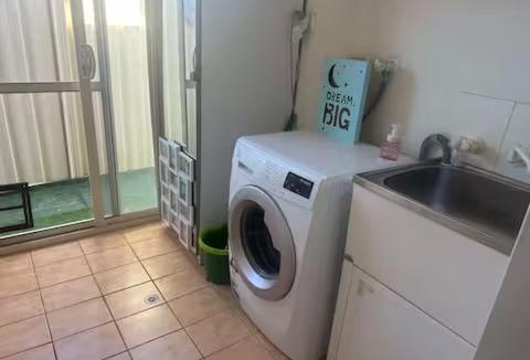 Bentley House | Master room with private bathroom and AC