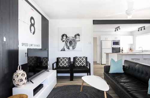 Dolphin Point House | Mcgrath welcomes you to The Nest with ocean views