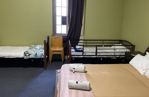 Mackay Hotel | McGuire's CBD Hotel