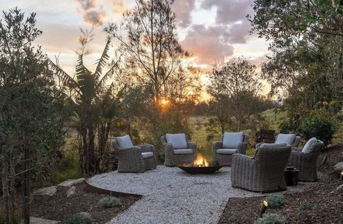 Far Meadow House | 'Meadow Mist' - Private Garden Estate Near Berry