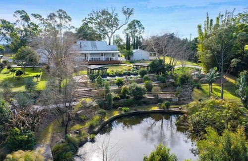 Far Meadow House | 'Meadow Mist' - Private Garden Estate Near Berry