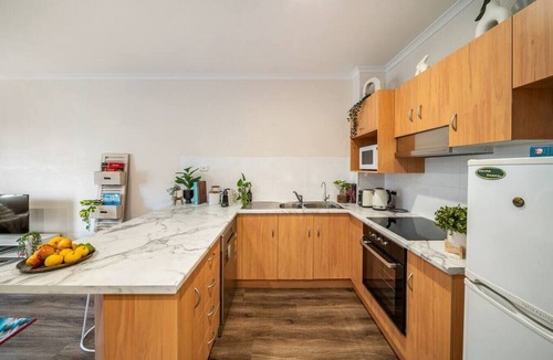 North Adelaide Apartment | Melbourne St Explorer - A Central Urban Stay