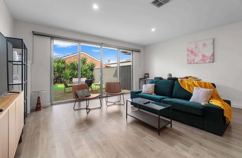 Plympton House | Mellow&Modernized Townhouse-3Beds-Quiet-Anzac Hwy
