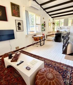 Budgewoi Villa | MELLOW TREES Lake front studio with sauna