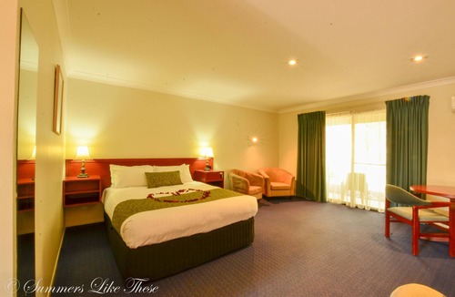 Moama Hotel | Meninya Palms Moama