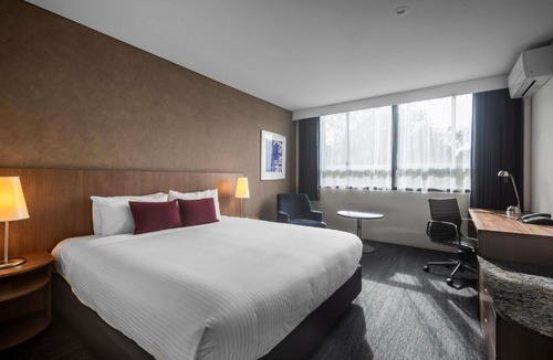 Greenwich Hotel | Mercure Sydney St Leonards