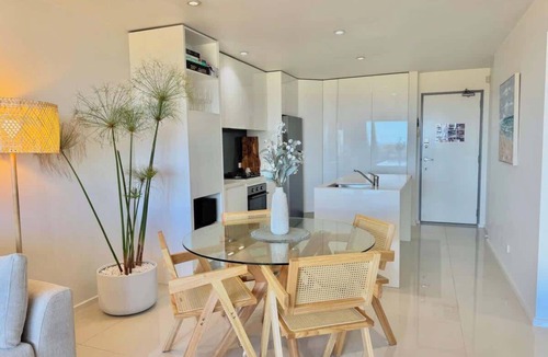 Merewether Apartment | Merewether By The Beaches Newcastle, Free Parking