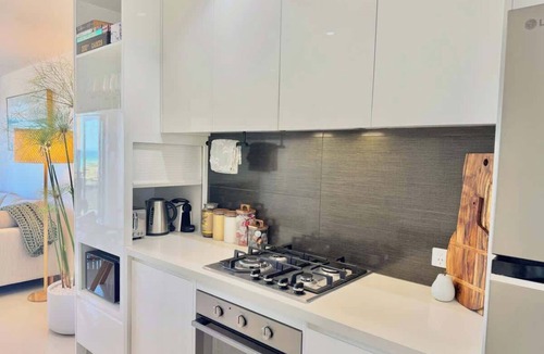 Merewether Apartment | Merewether By The Beaches Newcastle, Free Parking
