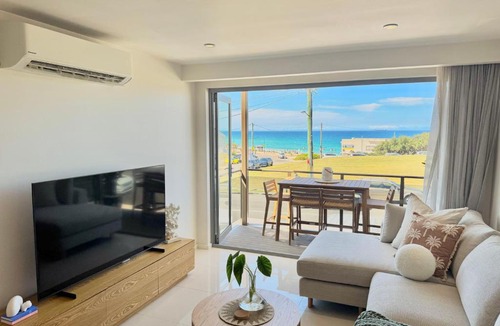 Merewether Apartment | Merewether By The Beaches Newcastle, Free Parking, Ocean View