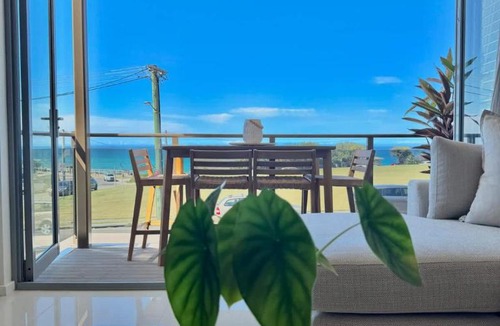 Merewether Apartment | Merewether By The Beaches Newcastle, Free Parking, Ocean View