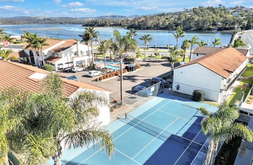 Merimbula Apartment | Merimbula Aquarius - 3 bedroom Deluxe Lake View