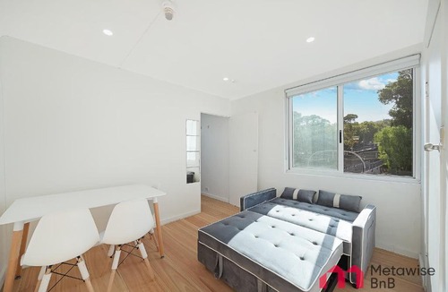 Rushcutters Bay Apartment | MetaWise BnB Modern Studio in Rushcutters Bay 10