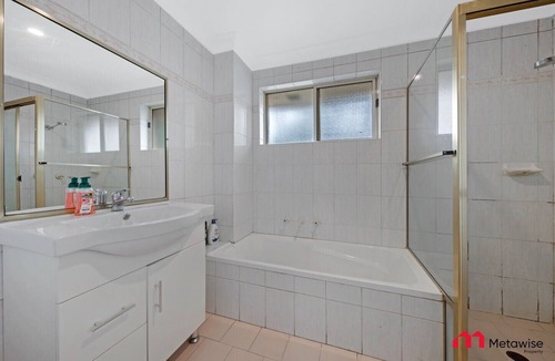 Parramatta Apartment | MetaWise / Parramatta Chic and Comfortable Two Bed