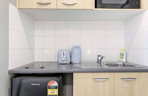 Cronulla Apartment | MetaWiseBnB Cronulla Beach Walk to Train & Shops 4