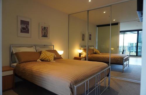 Richmond Apartment | Metro Retreat on Burnley
