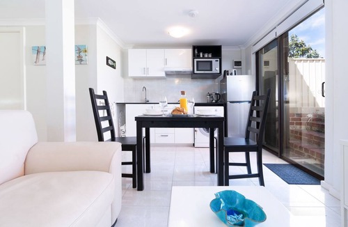 Trigg Apartment | Mettam's Magic @ Trigg Beach Studio