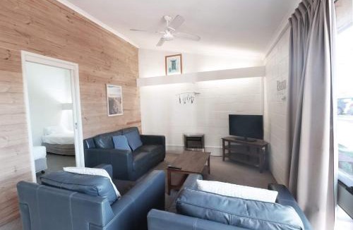 Merimbula Apartment | Micks Budget Accommodation on Fishpen
