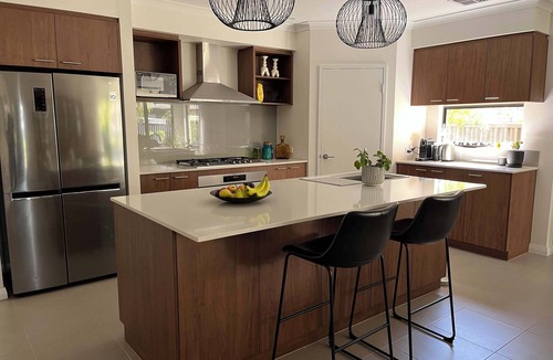 Padbury House | Mid-century Elegance in a leafy garden