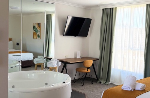 Warrnambool Hotel | Mid City Warrnambool