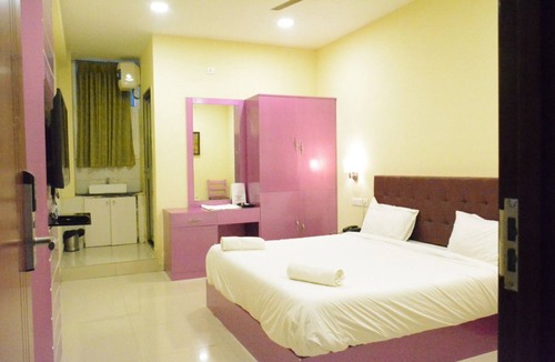 Valparai Hotel | Mid Elevation Hill Station Stay