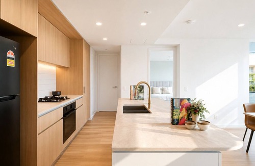 Milton Apartment | Milton Oasis - Luxury Apt near Milton Station