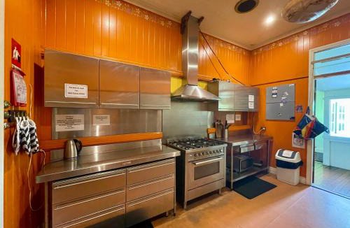 Highgate Hill Hostel | Minto Accommodation Brisbane