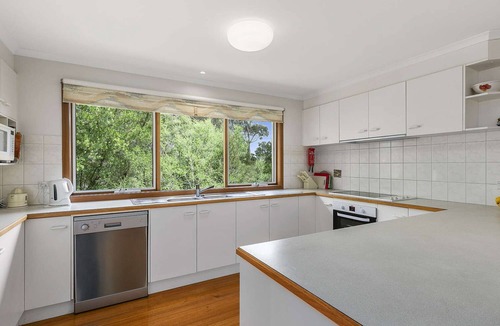 Cowes House | Miramar Red Rocks