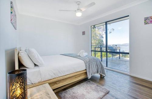 Lower Beechmont House | Misty Mountain View - A Tree-lined Tropical Oasis