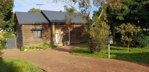 Moana House | Moana Beach Sunset Holiday Accommodation B
