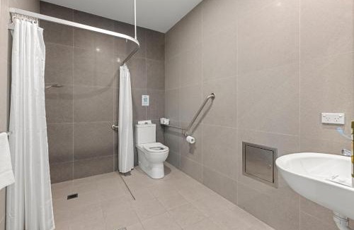 Callala Beach Hotel | Modern 1 Bed Apartment - 6 Min Walk to Callala Beach